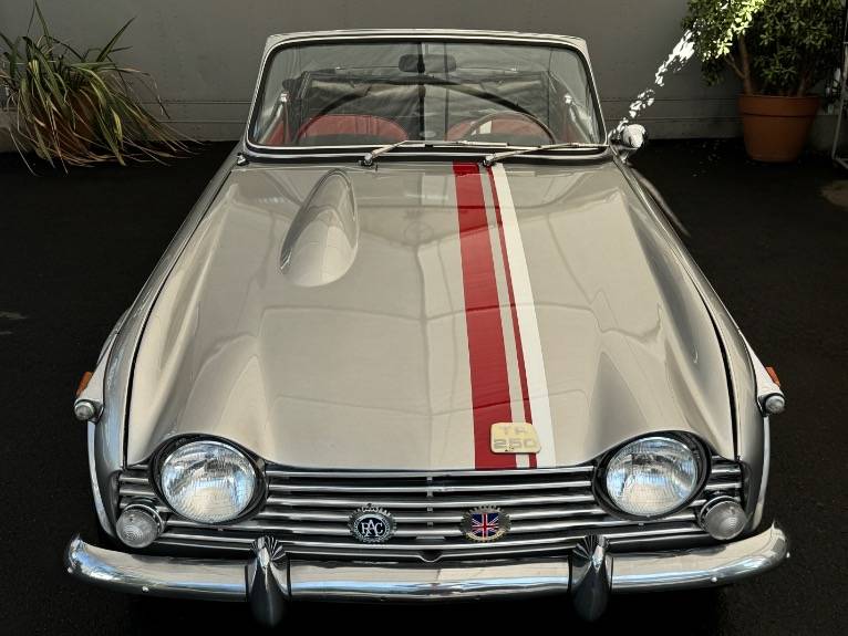 Triumph-tr250-1968-1