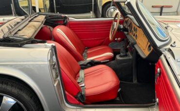 Triumph-tr250-1968-18