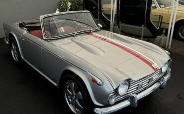 Triumph-tr250-1968-27