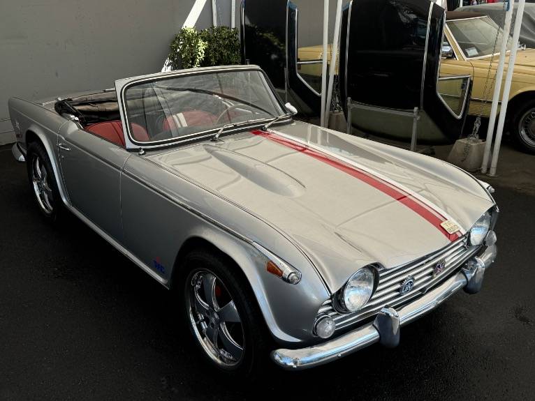 Triumph-tr250-1968-27