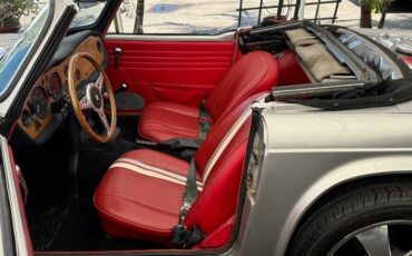 Triumph-tr250-1968-3