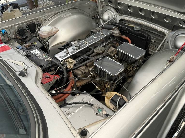 Triumph-tr250-1968-43