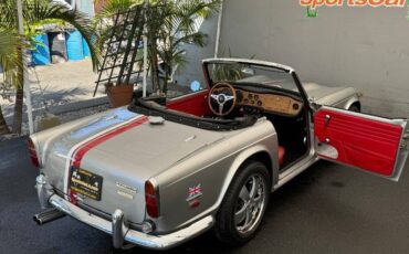 Triumph-tr250-1968-6