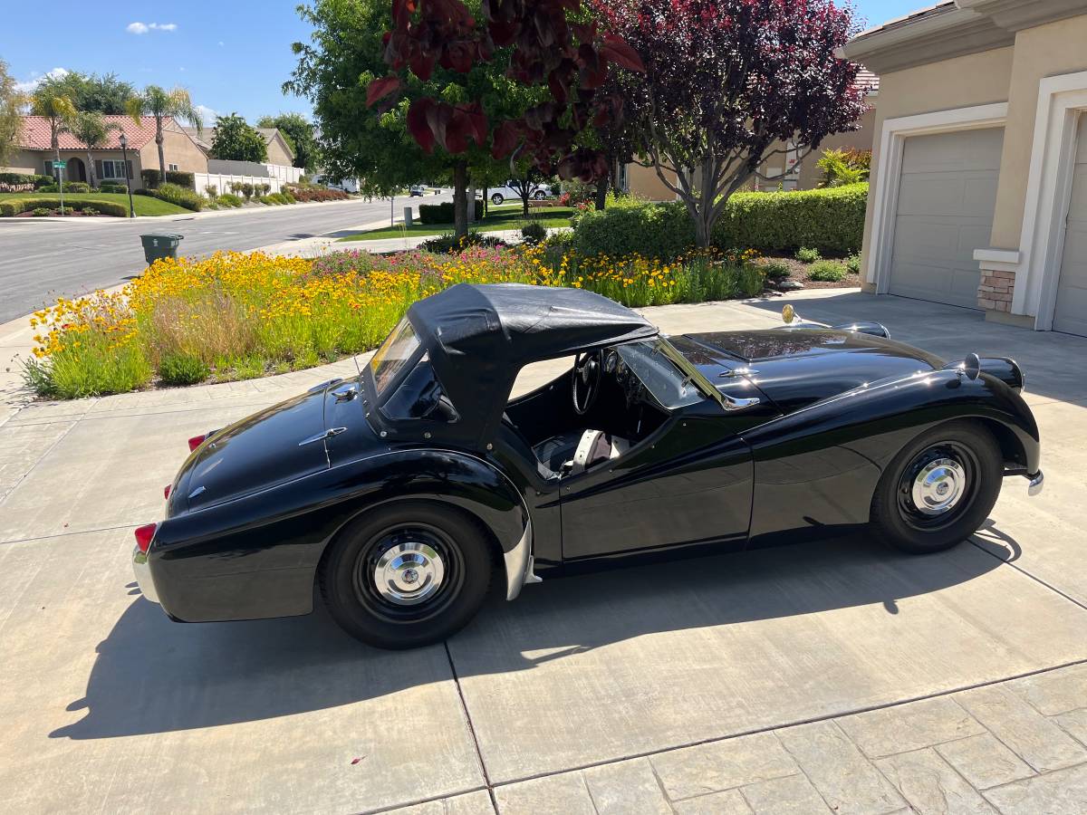 Triumph-tr3-1956-black-4