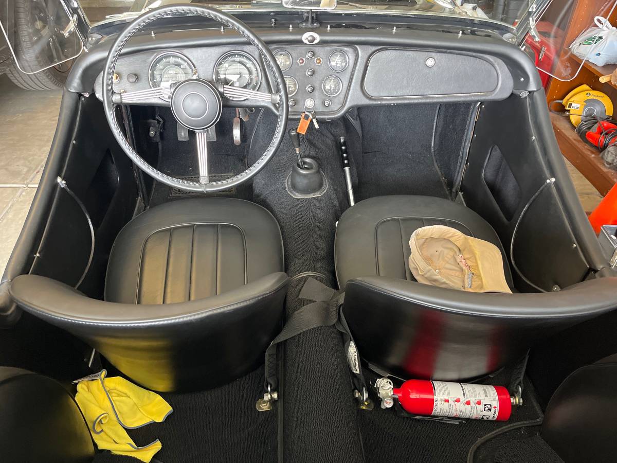 Triumph-tr3-1956-black-5