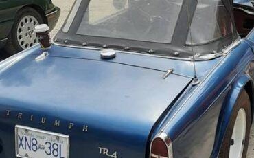 Triumph-tr4-1965-blue-13