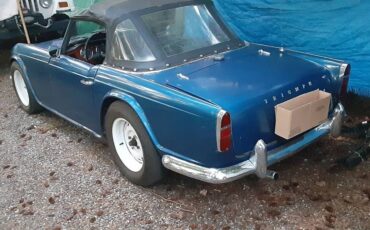 Triumph-tr4-1965-blue-16