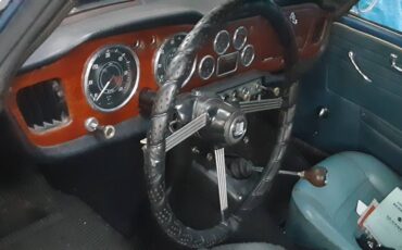 Triumph-tr4-1965-blue-2