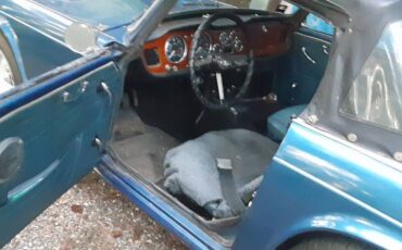 Triumph-tr4-1965-blue-3
