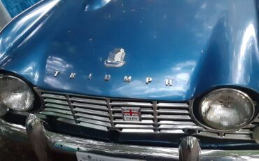 Triumph-tr4-1965-blue-5