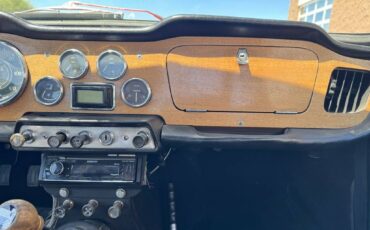 Triumph-tr4-1965-custom-107