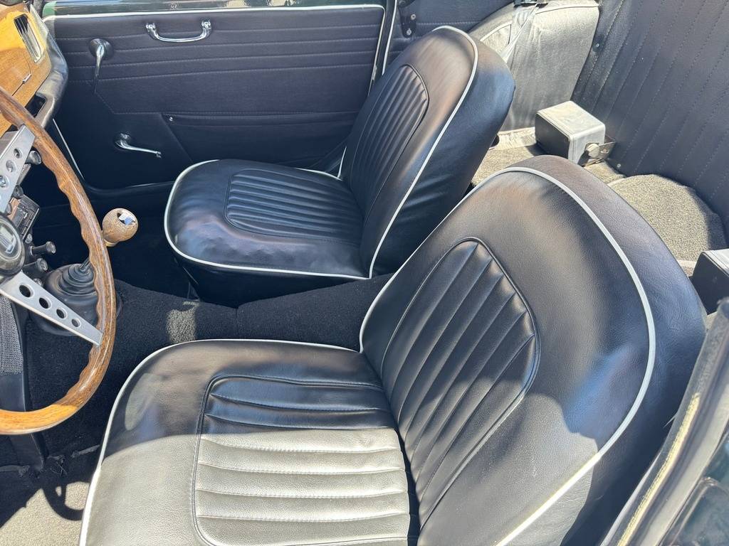 Triumph-tr4-1965-custom-114