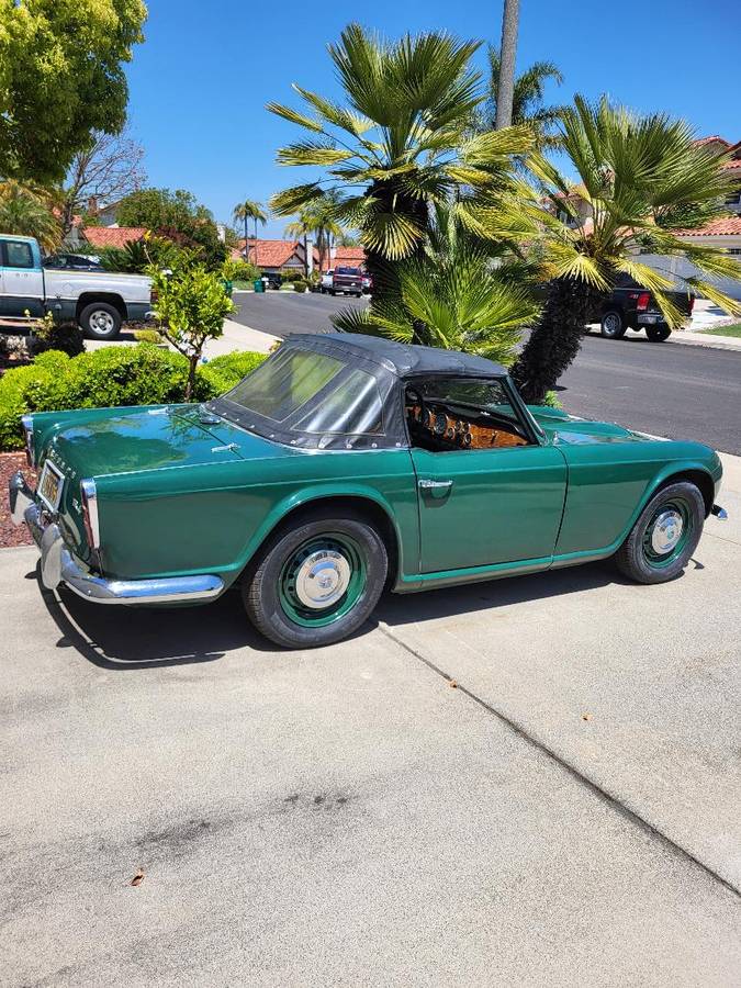 Triumph-tr4-1965-green-1