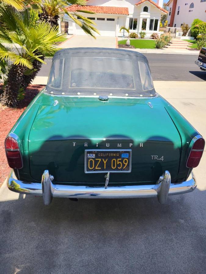 Triumph-tr4-1965-green