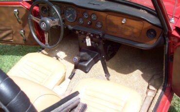 Triumph-tr6-1971-7
