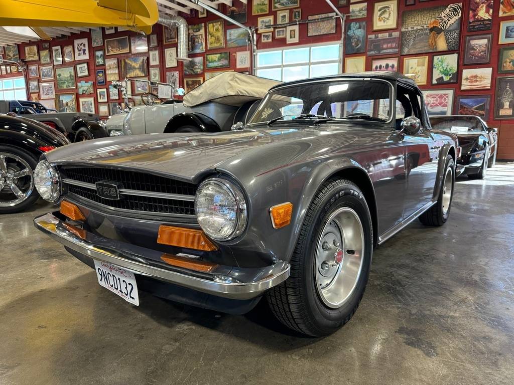 Triumph-tr6-1973-custom-114