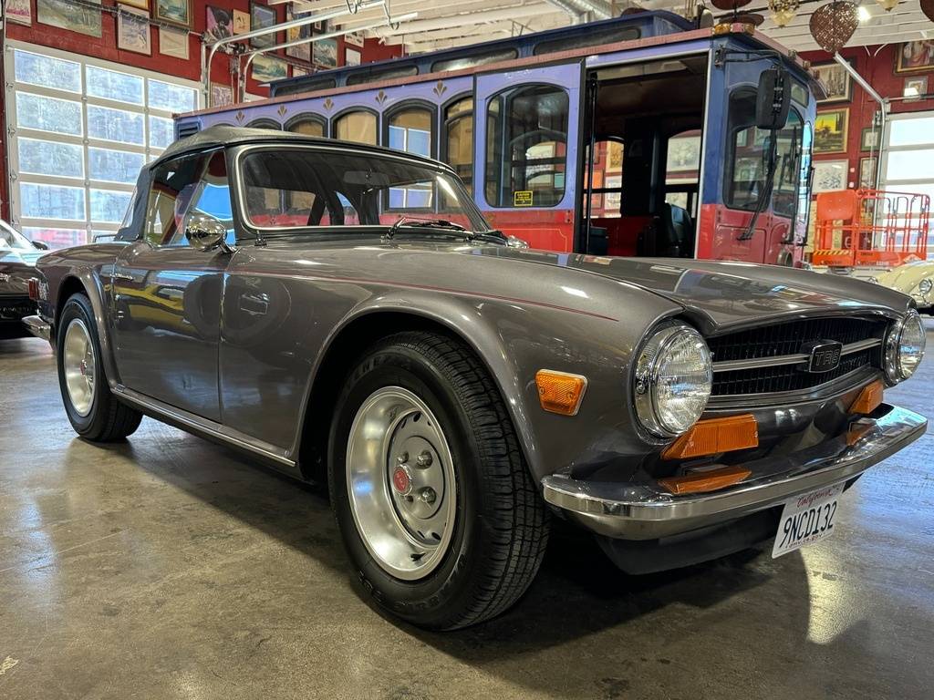 Triumph-tr6-1973-custom-164