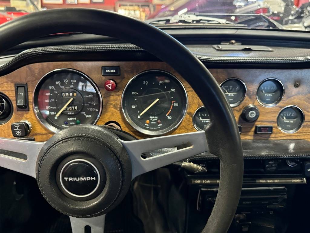 Triumph-tr6-1973-custom-34