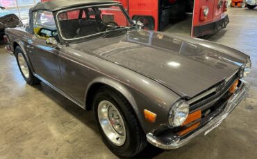 Triumph-tr6-1973-custom-44