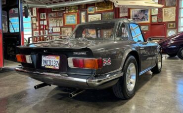 Triumph-tr6-1973-custom-56