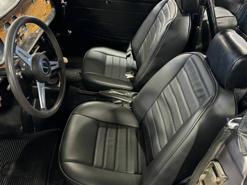 Triumph-tr6-1973-custom-7