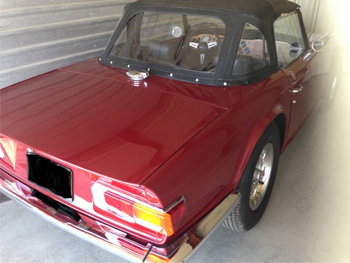 Triumph-tr6-1974-15