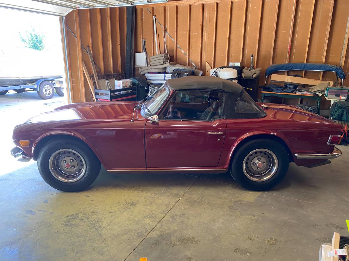 Triumph-tr6-1974-16