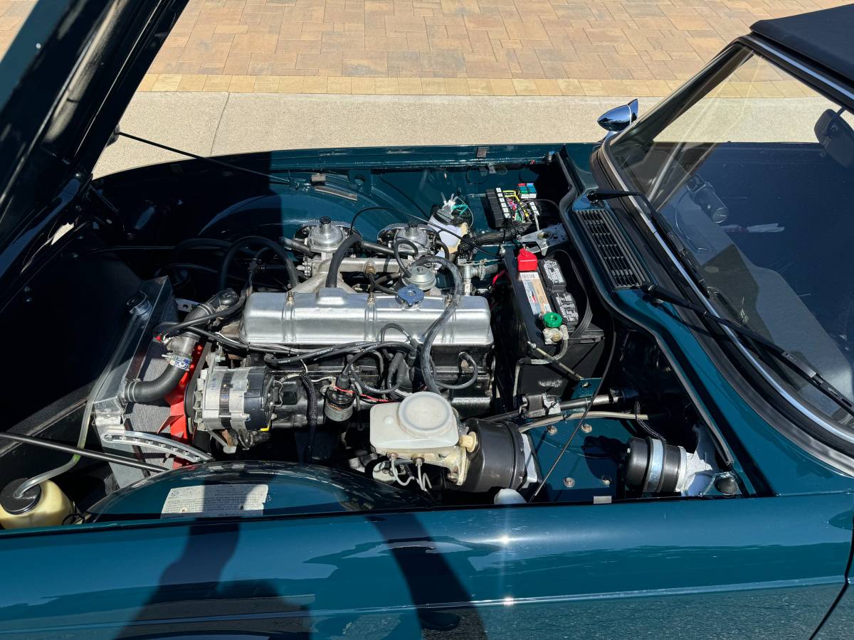 Triumph-tr6-1974-blue-10