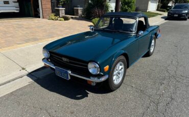 Triumph-tr6-1974-blue