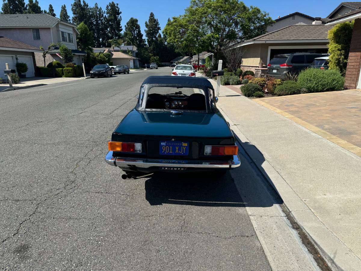 Triumph-tr6-1974-blue-5