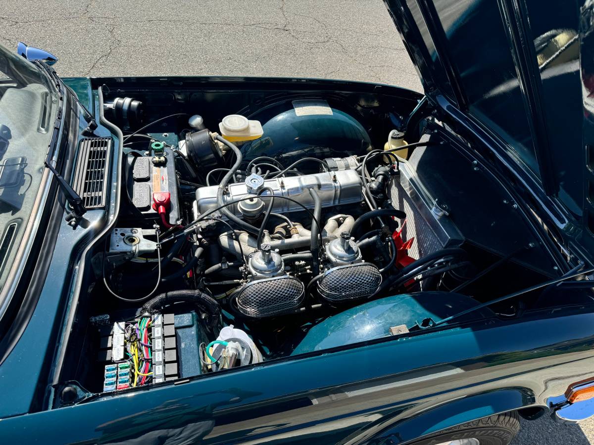 Triumph-tr6-1974-blue-8