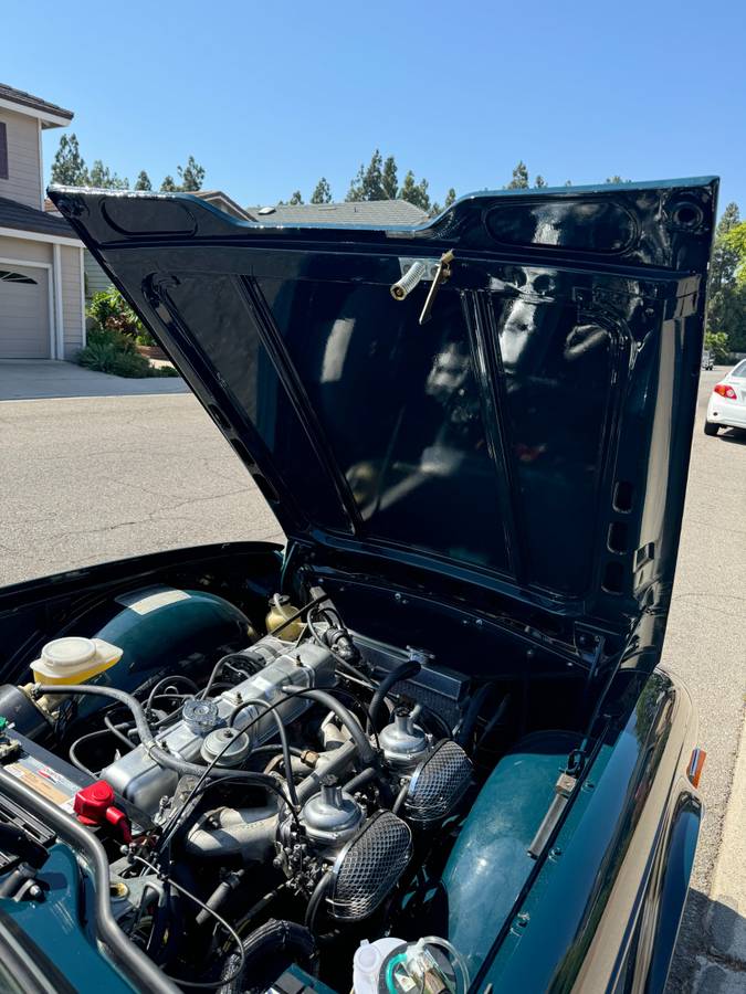 Triumph-tr6-1974-blue-9