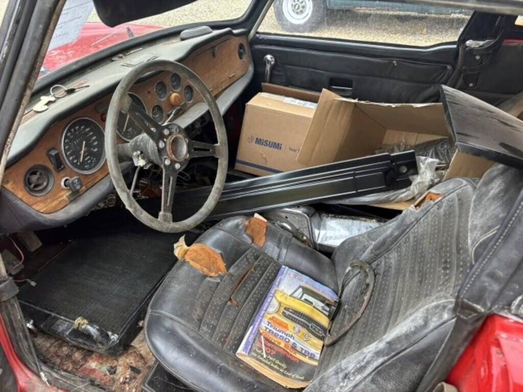 Triumph-tr6-1976-4