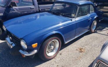 Triumph-tr6-1976-blue