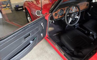 Triumph-tr6-1976-red-1