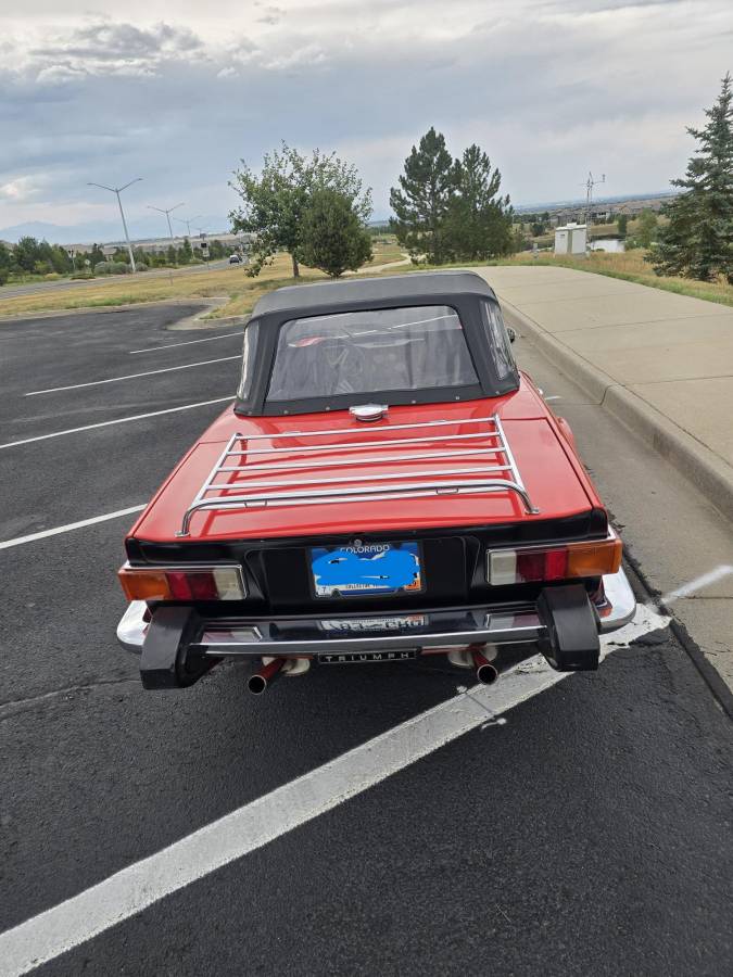 Triumph-tr6-1976-red-17