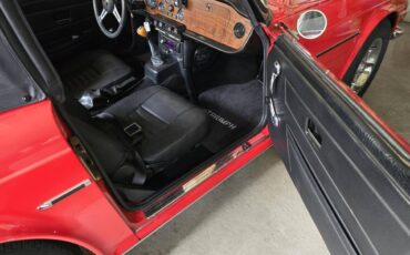 Triumph-tr6-1976-red-2