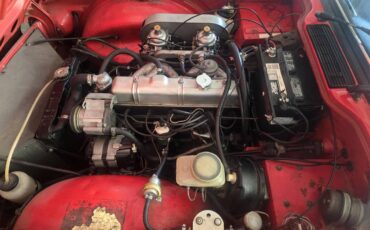 Triumph-tr6-1976-red-4