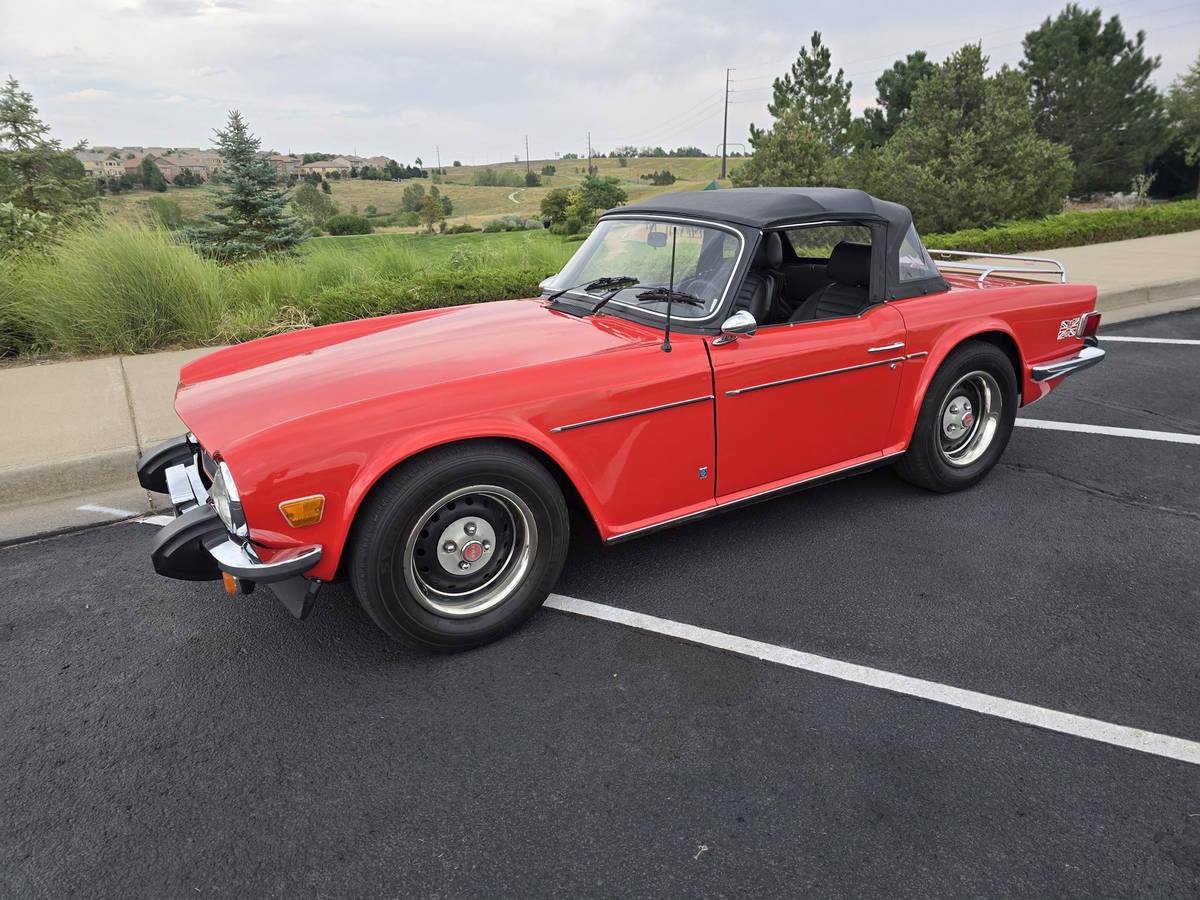 Triumph-tr6-1976-red-5
