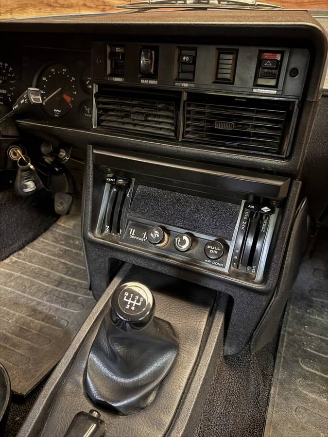 Triumph-tr7-1977-16