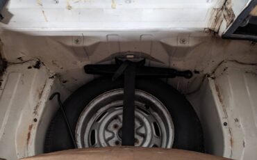 Triumph-tr7-1980-white-5