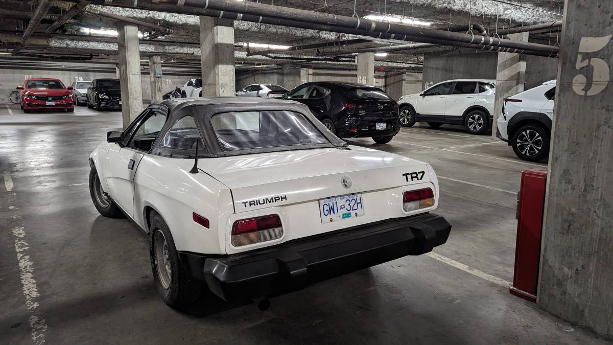 Triumph-tr7-1980-white-6