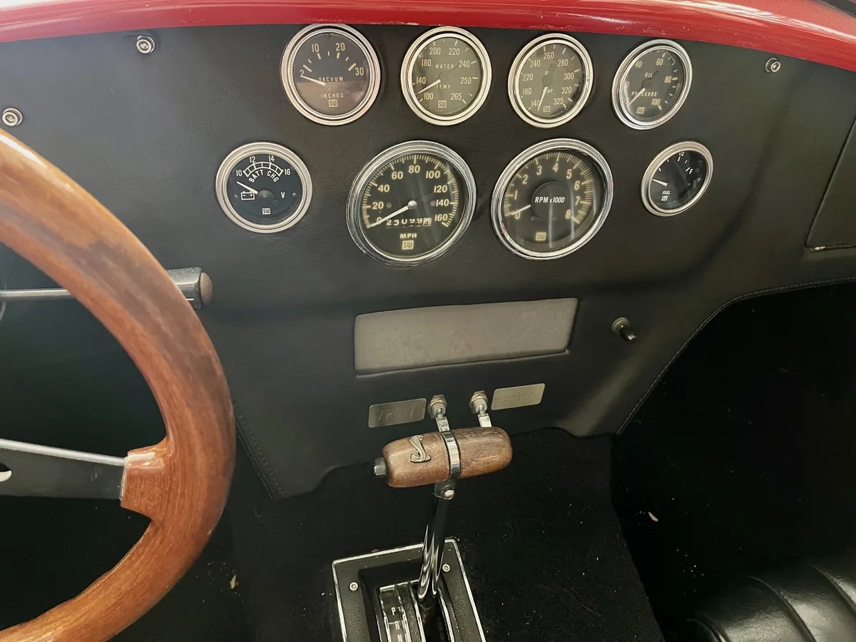 Unique-Cobra-1965-Red-Black-16