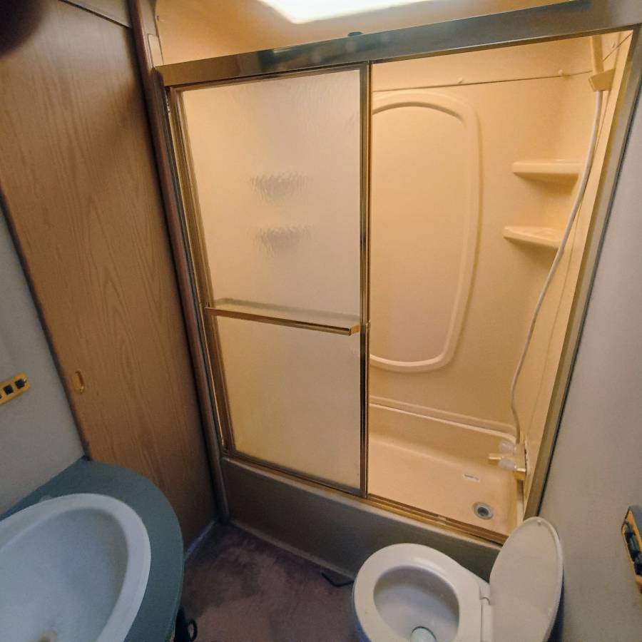 Vectra-by-winnebago-1995-5