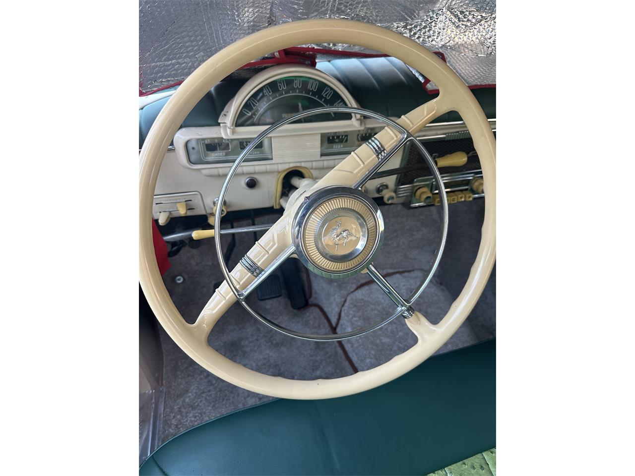Volga-21-1967-Cream-Green-2