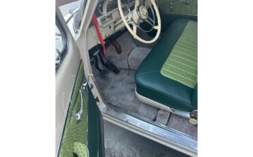Volga-21-1967-Cream-Green-3