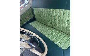 Volga-21-1967-Cream-Green-6