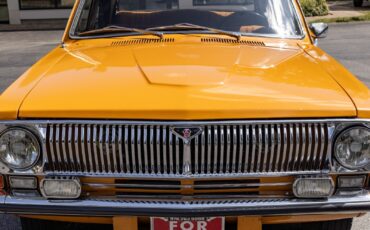 Volga-GAZ-24-1978-Sedan-26