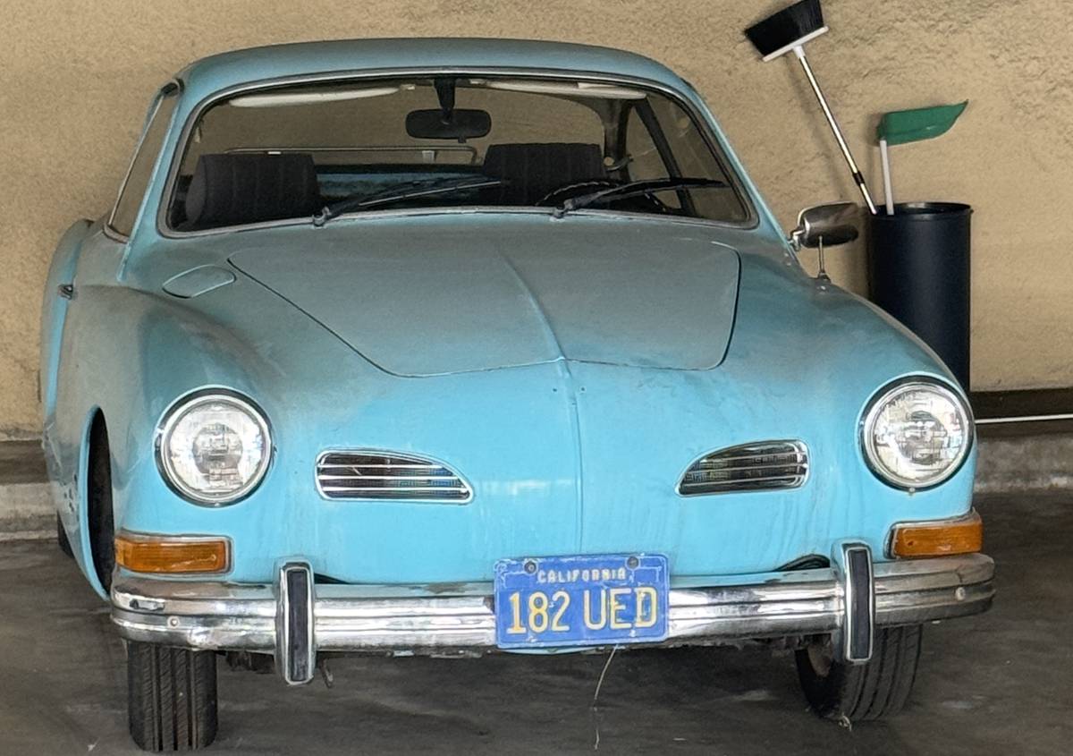 Volkswagen-1974-blue-8