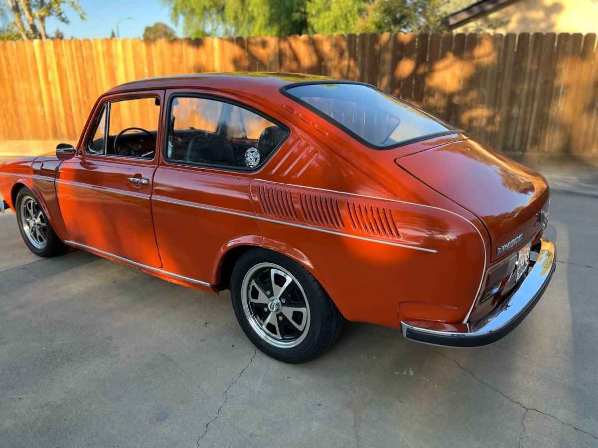 Volkswagen-1974-orange-23